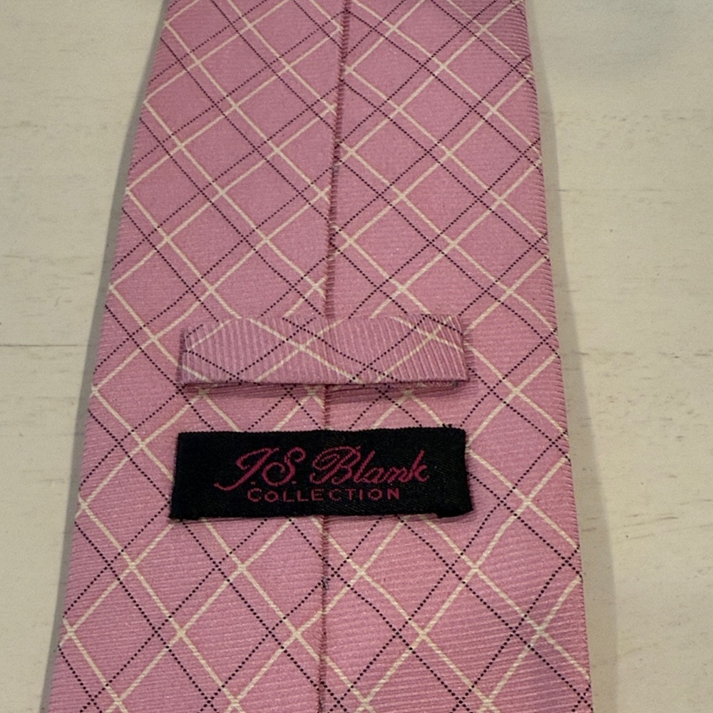 LIKE NEW! JOS A BANK Pink Plaid Men's Tie - Picture 2 of 4